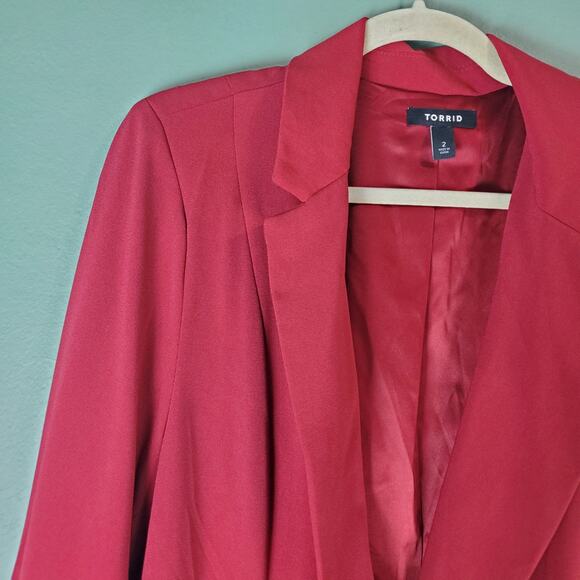 Torrid Womens Jester Red Studio Crepe Longline Blazer Size 2 Career Work Office - Picture 4 of 7